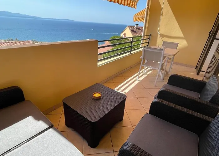 Cosy Avec Vue Ajaccio (Corsica)